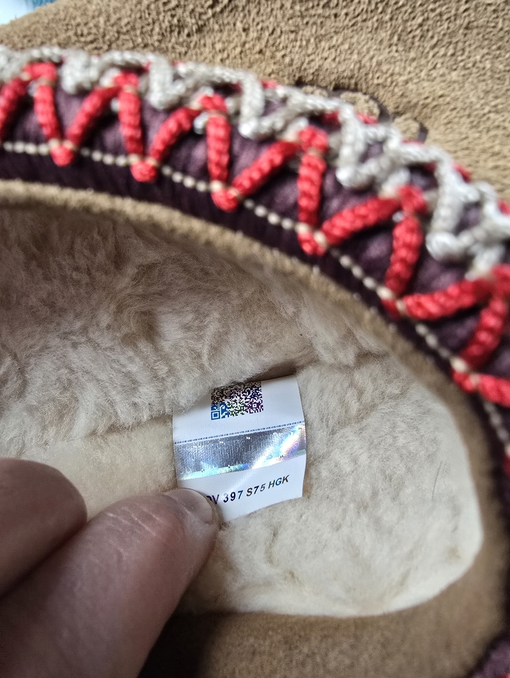 Ugg Tazman Slippers Size 8 ( Mislabled A Size 6) - Picture 11 of 16